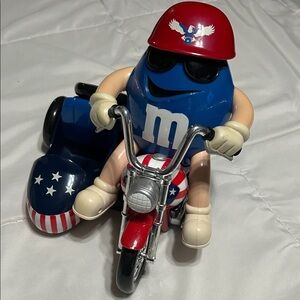 So Cute!! Candy dispenser